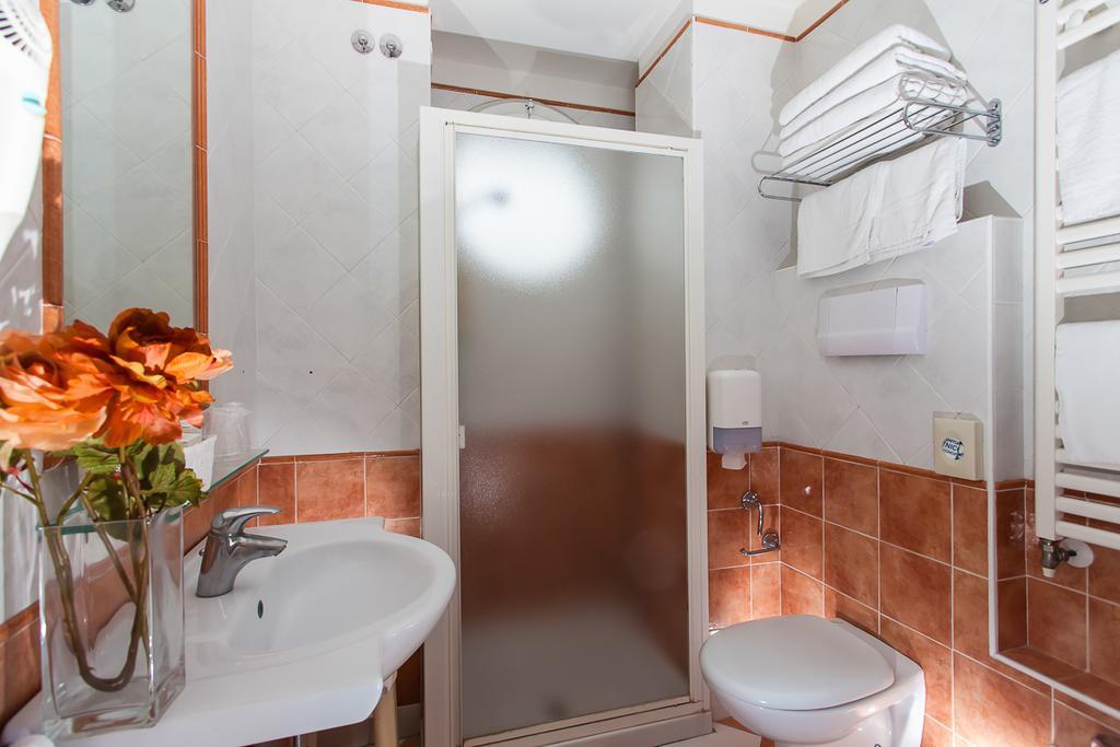 Hotel Lido Europa Ричоне Екстериор снимка